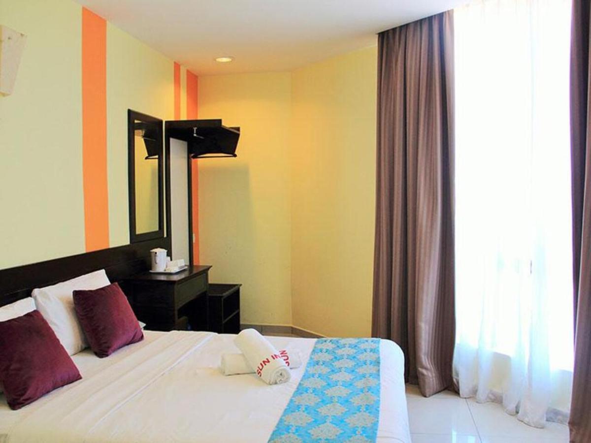 Sun Inns Dmind Seri Kembangan Esterno foto